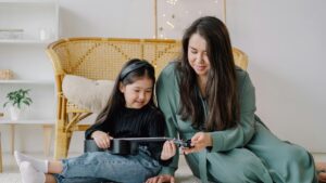 Pendidikan Agama dalam Keluarga dan Peran Orang Tua