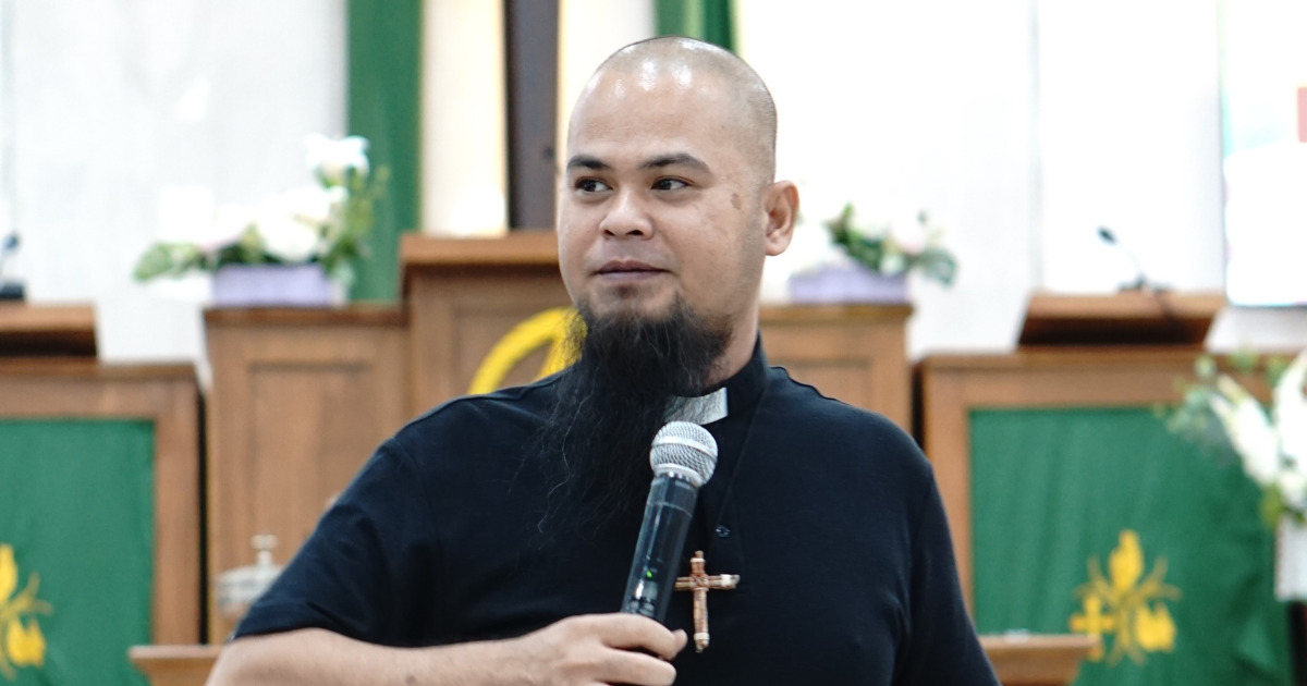 Pdt Sosam Enidampra Zebua